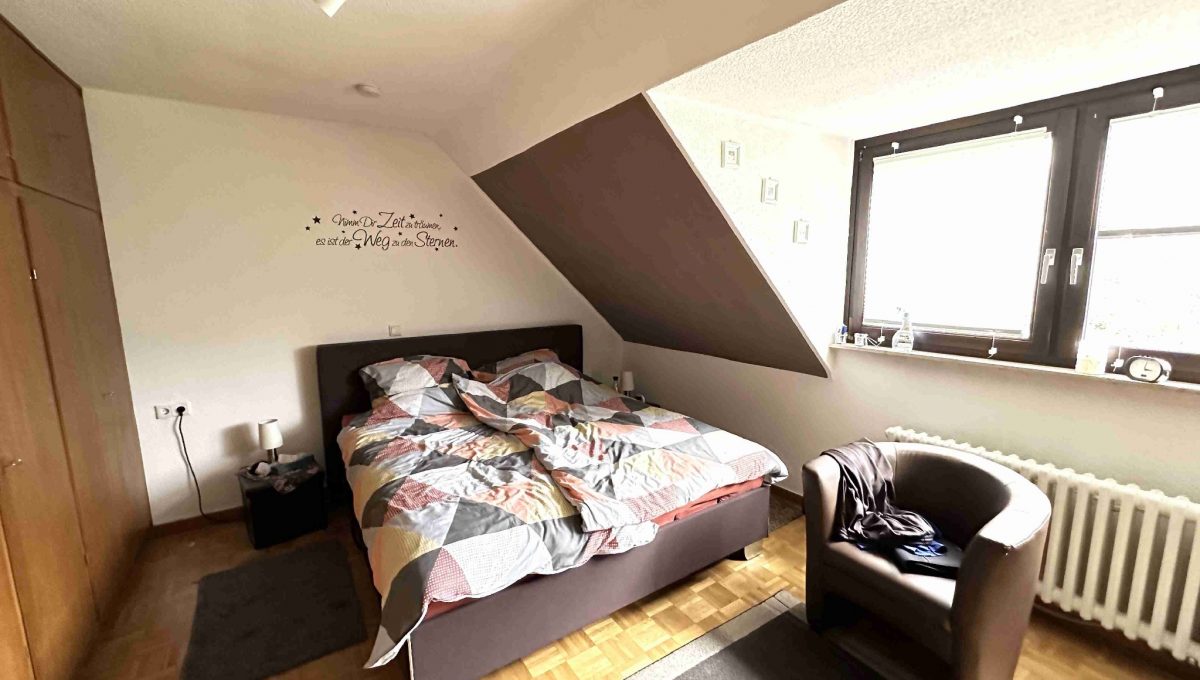 Schlafzimmer DG