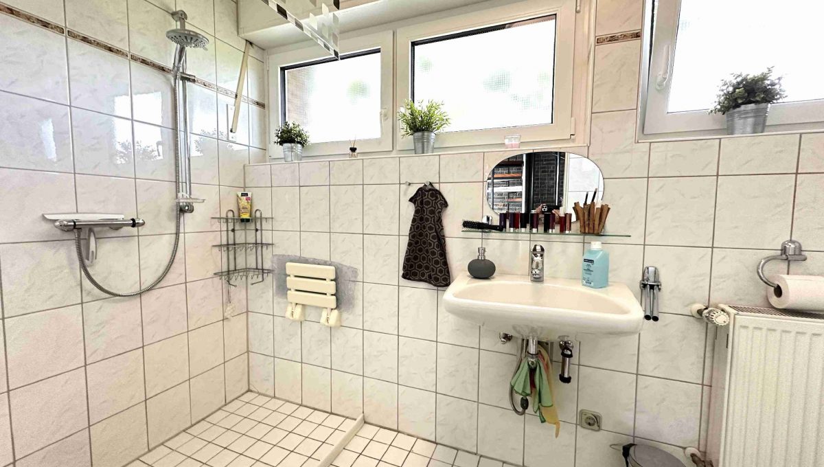 Badezimmer EG